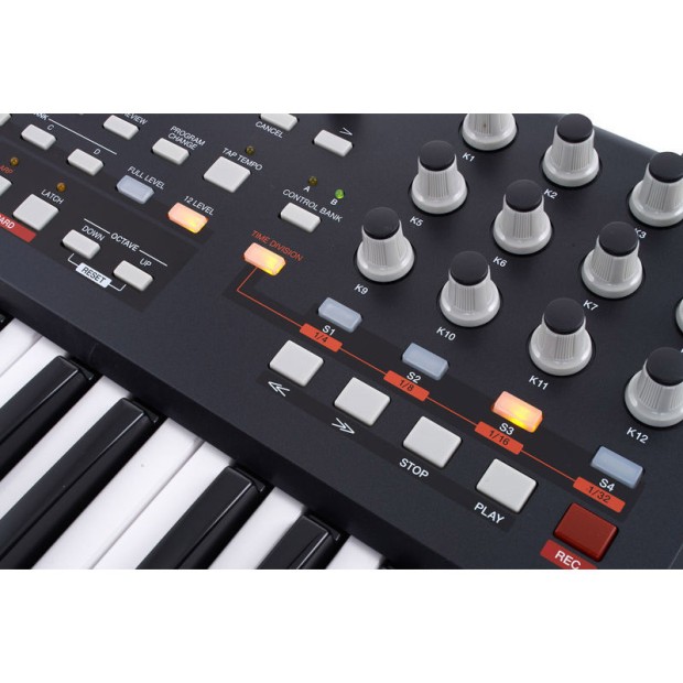 میدی کنترلر آکایی AKAI MPK25