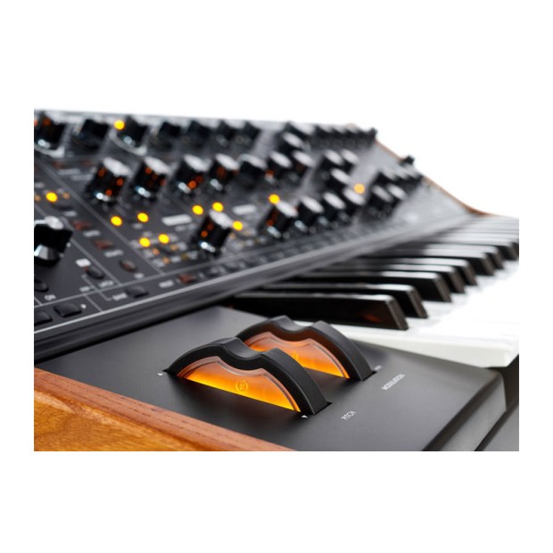 سینتی سایزر موگ Moog Subsequent 37