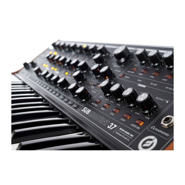 سینتی سایزر موگ Moog Subsequent 37