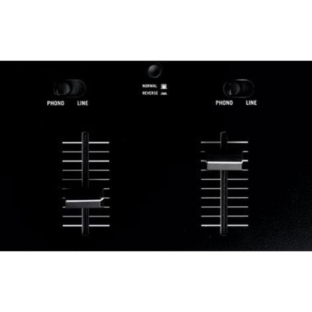 میکسر دی جی نیومارک Numark M2