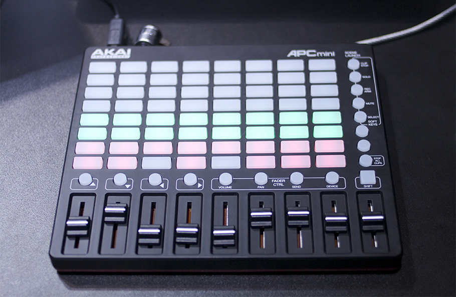 AKAI APC Mini پد کنترلر