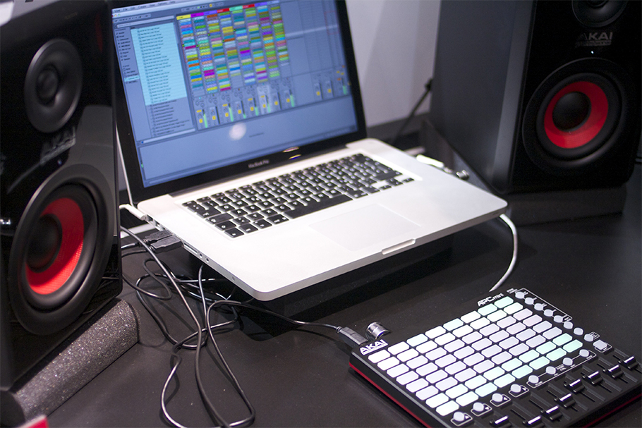 AKAI APC Mini پد کنترلر