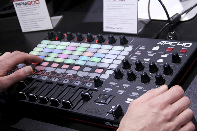 AKAI APC40 MK2 میدی کنترلر