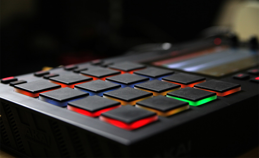 Akai MPC Live میدی کنترلر