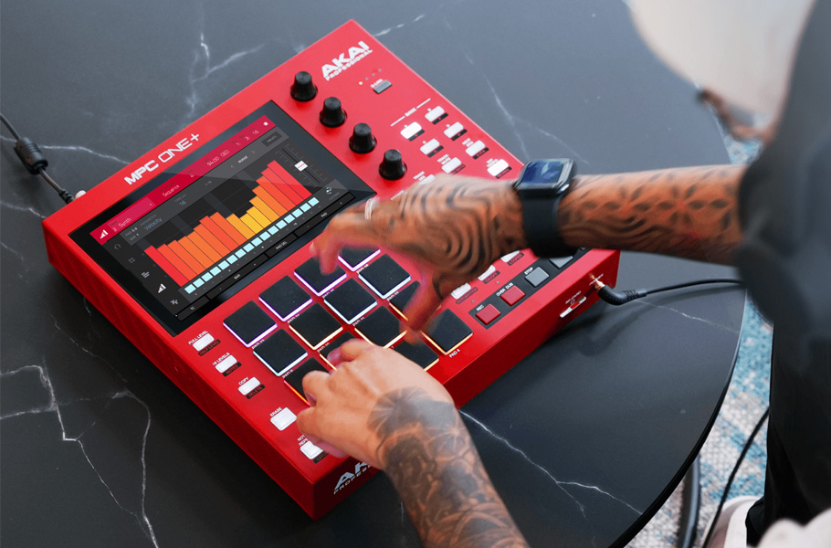 کنترلر نرم افزار AKAI MPC ONE+