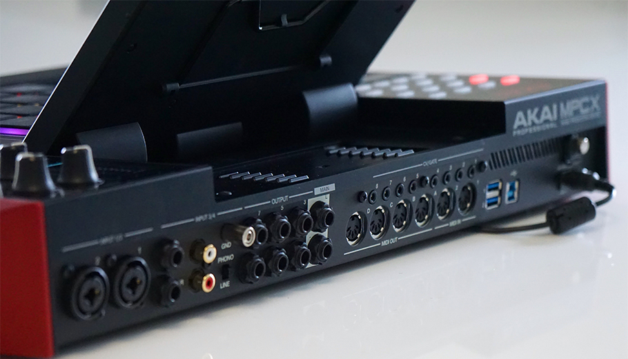 Akai Professional MPC X دی جی کنترلر