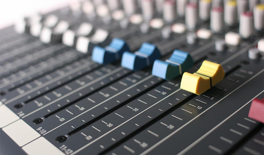Allen & Heath ZED-12FX میکسر صدا