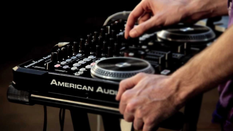 American DJ VMS4.1 Traktor دی جی کنترلر