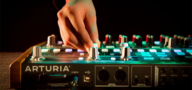 Arturia DrumBrute سینتی سایزر