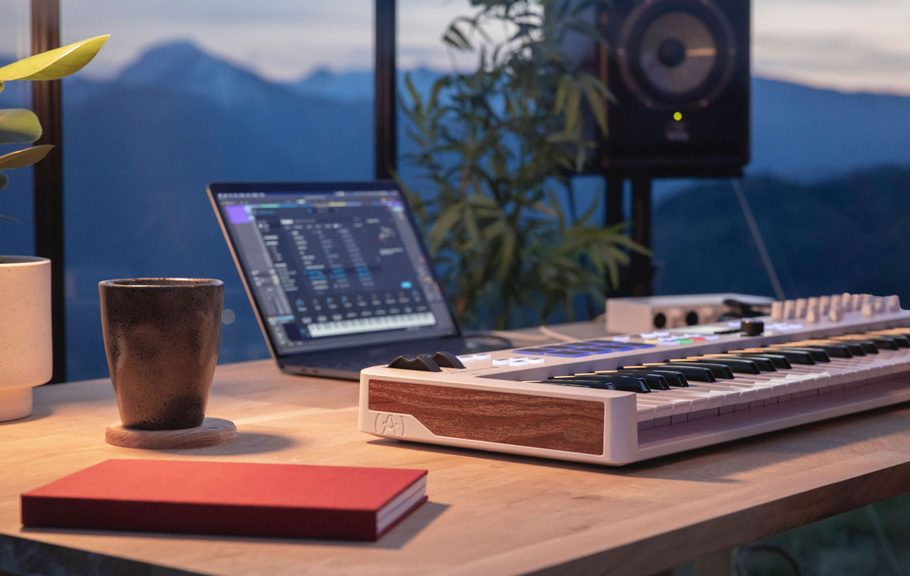 میدی کنترلر Arturia Keylab Essential 61 Mk3
