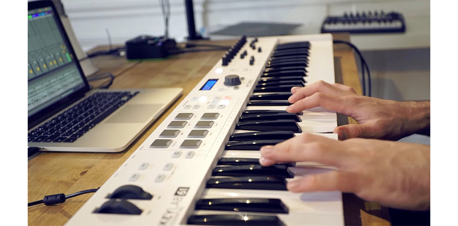 Arturia KeyLab Essential 61 میدی کنترلر