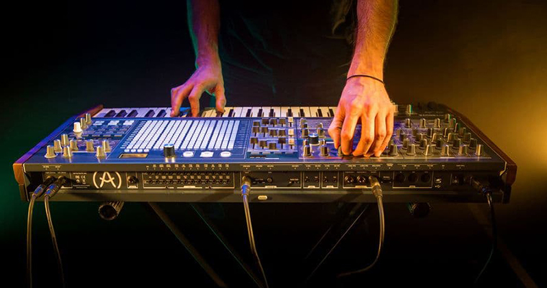 Arturia MatrixBrute Analog سینتی سایزر و رکودر