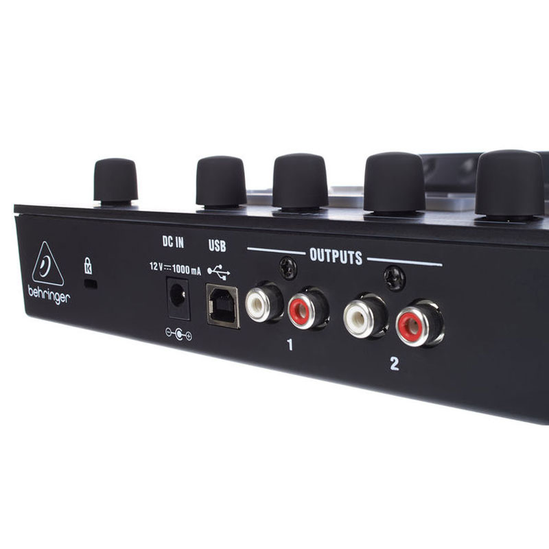 دی جی کنترلر بهرینگر Behringer CMD Studio 4A