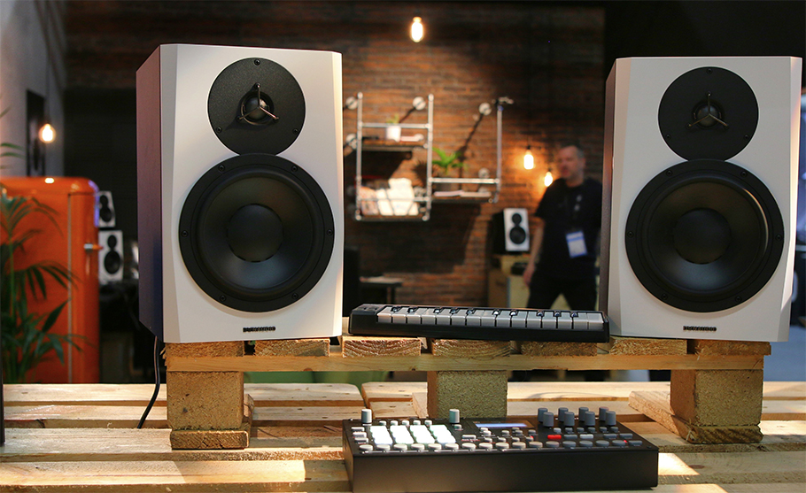 Dynaudio LYD-7  اسپیکر مانیتورینگ 