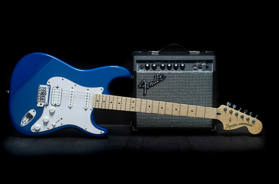 Squier Affinity Strat HSS MN Pack