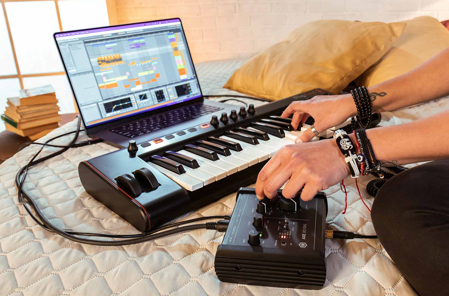 کارت صدا IK Multimedia AXE I/O One