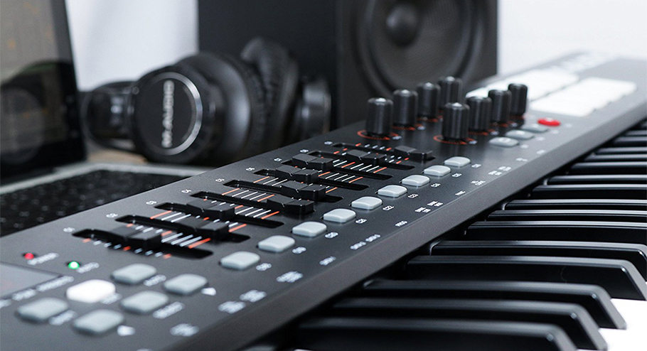 M-Audio Oxygen 61 New میدی کنترلر