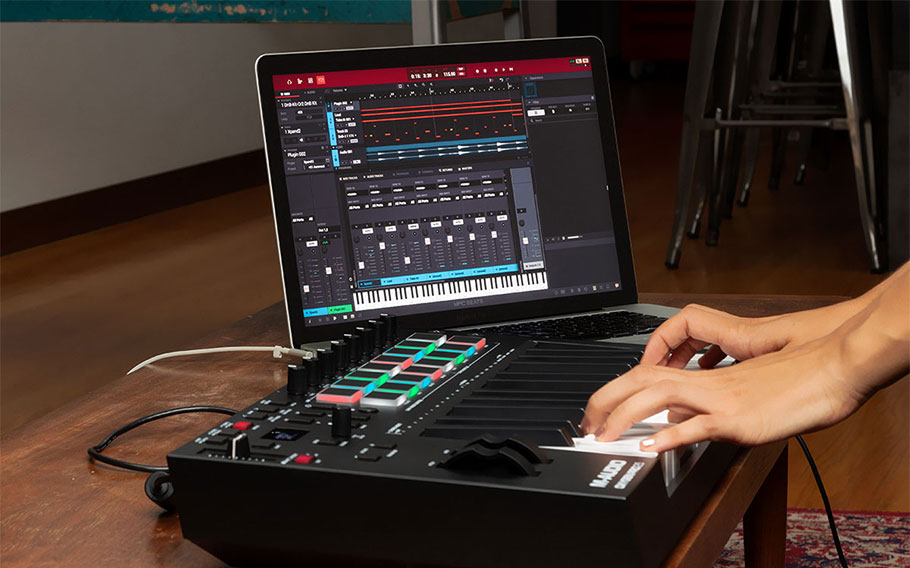 میدی کنترلر M-Audio Oxygen Pro 25