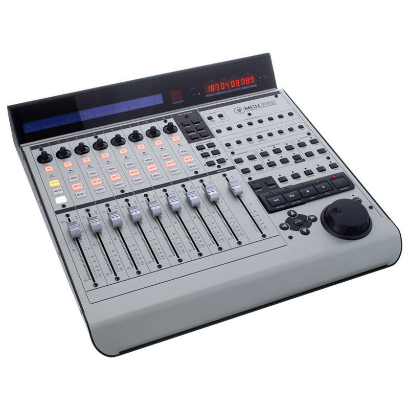 کنترلر نرم افزار مکی Mackie Control Universal Pro