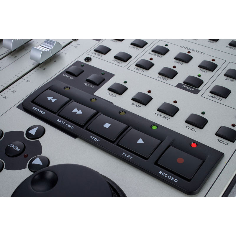 کنترلر نرم افزار مکی Mackie Control Universal Pro