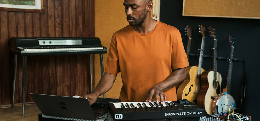 میدی کنترلر Native Instruments Komplete Kontrol A25