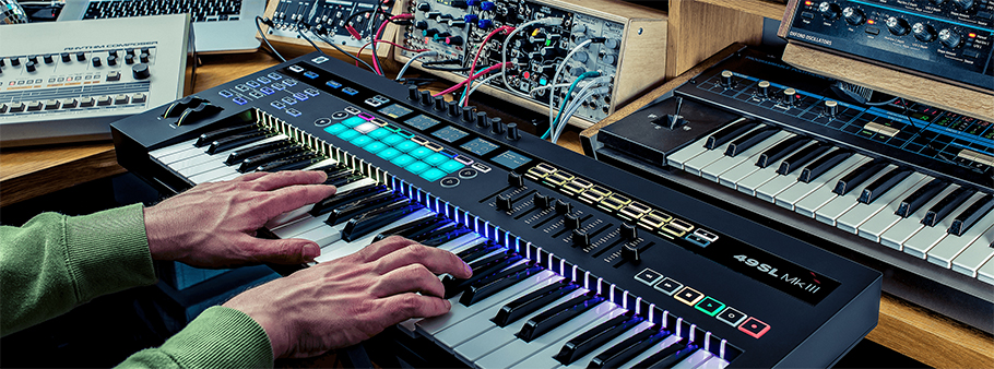 Novation 49SL MkIII میدی کنترلر
