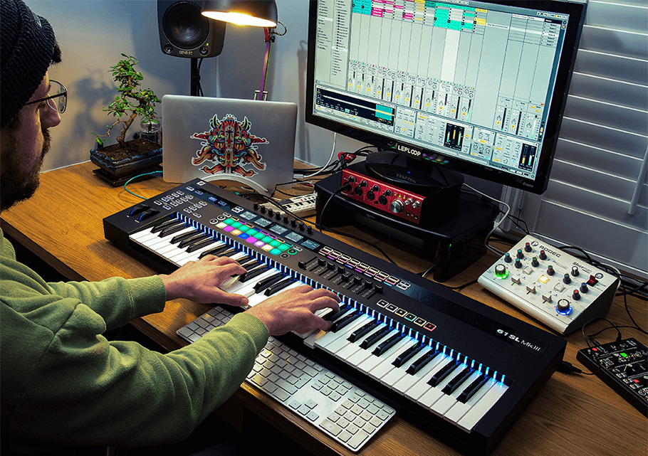 Novation 61SL MkIII میدی کنترلر