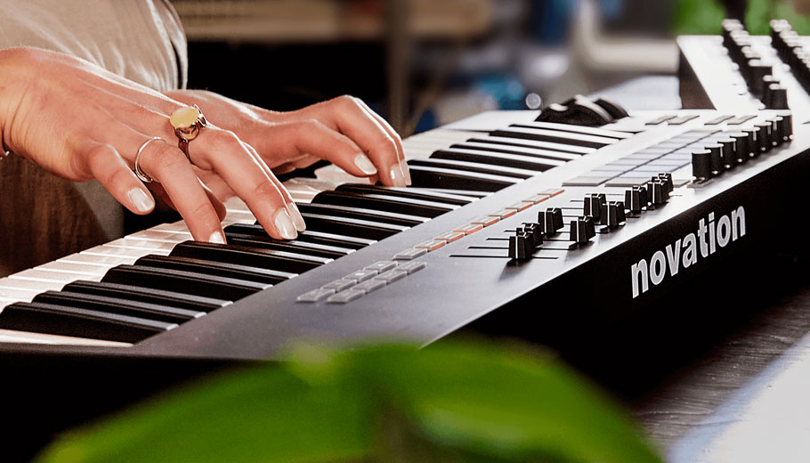 میدی کنترلر Novation Launchkey 49 MK3