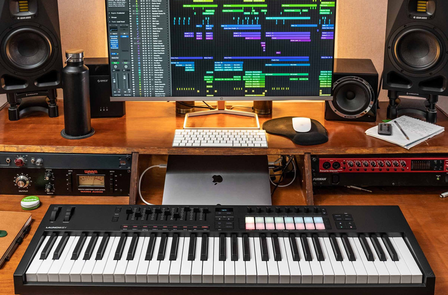 میدی کنترلر Novation Launchkey 61 MK4