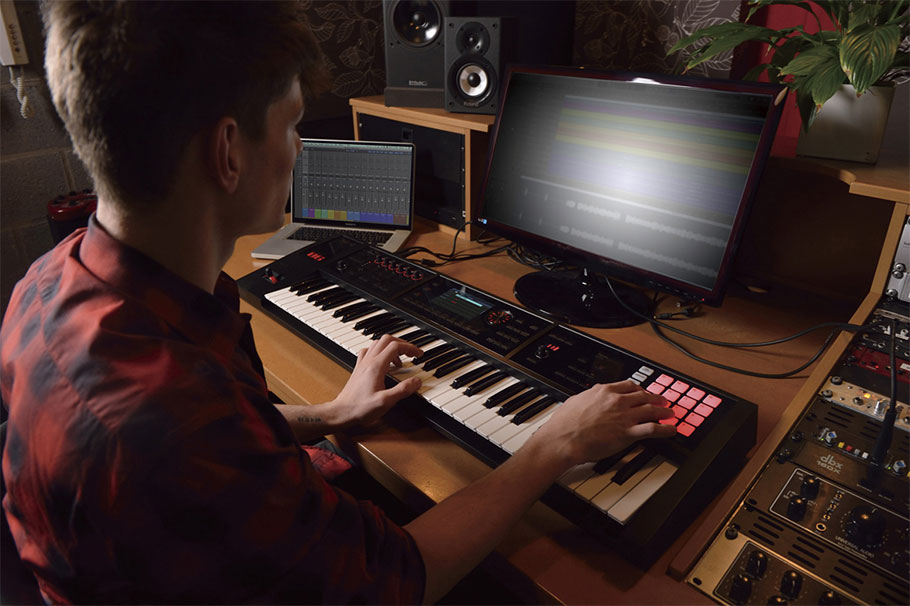 ورک استیشن Roland FA-08