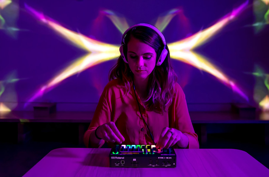 Roland MC-101