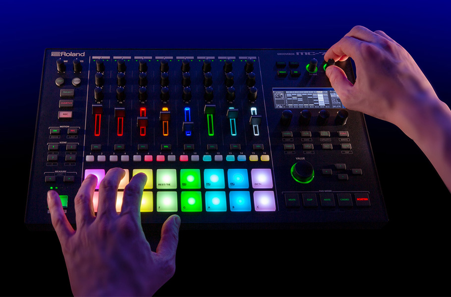 Roland MC-707