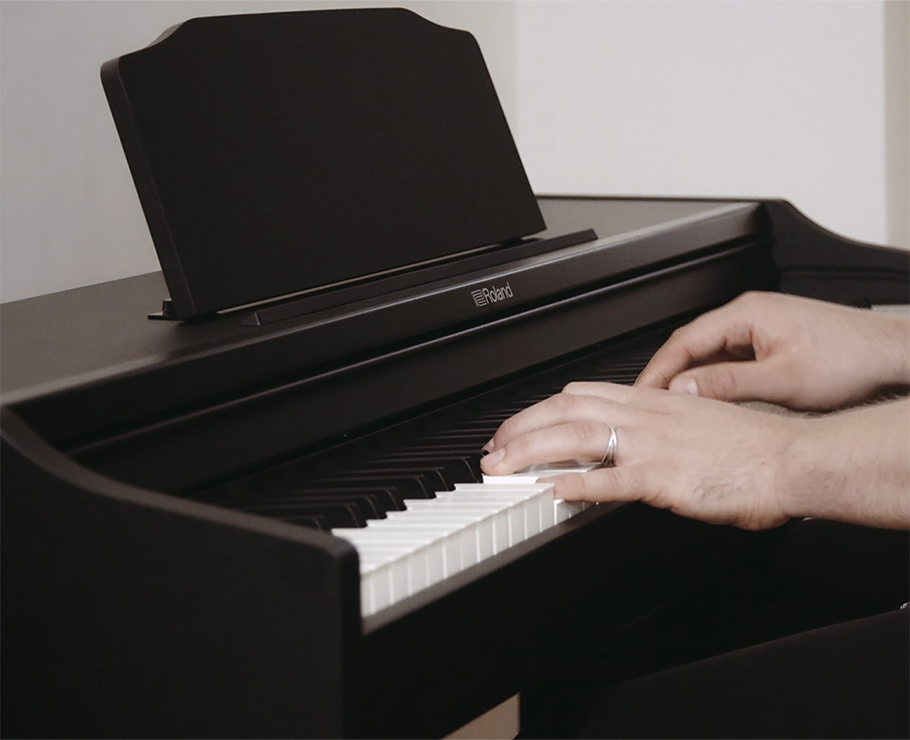 Roland RP102-BK پیانو دیجیتال