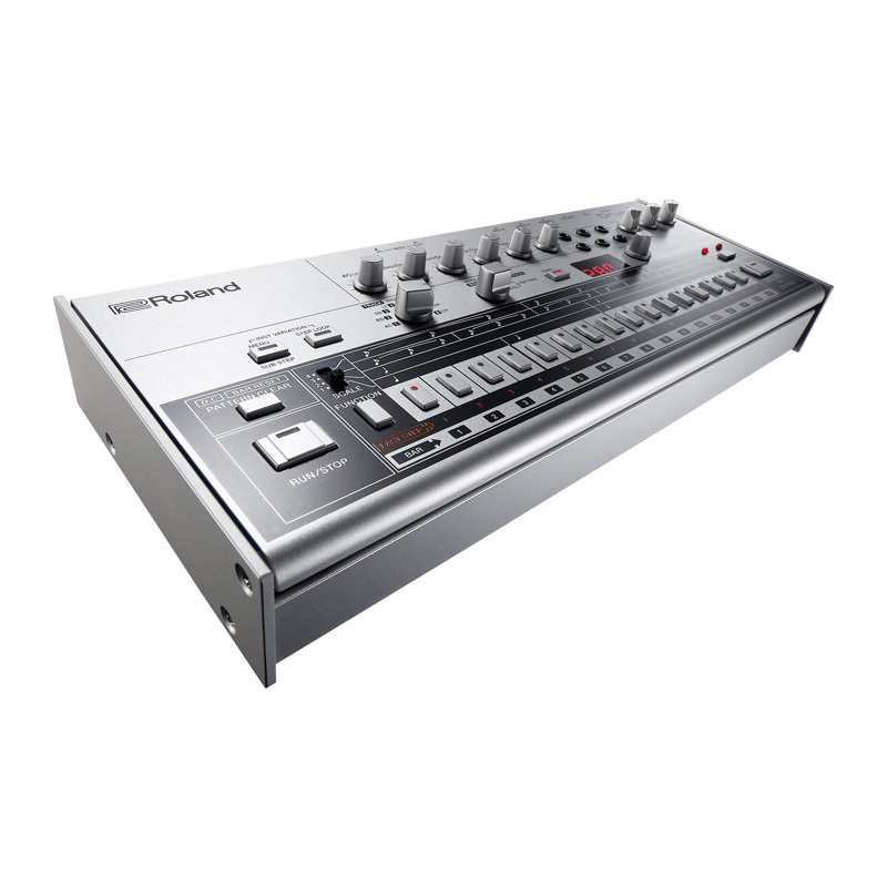 سینتی سایزر رولند Roland TR-06