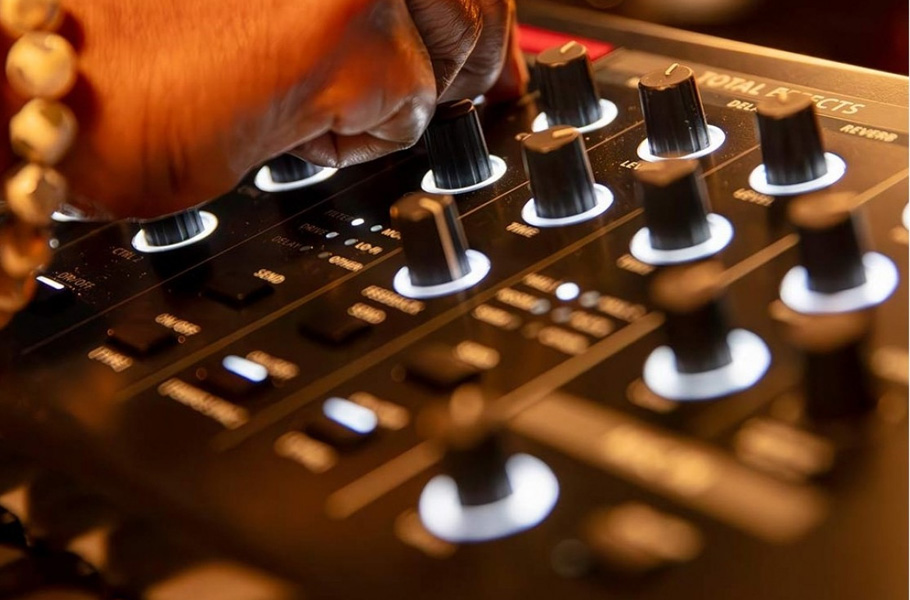 پیانو استیج Roland V-STAGE 76