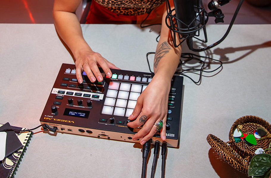 ورک استیشن Roland Verselab MV-1