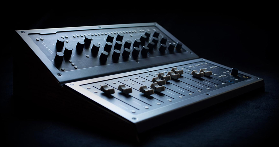 کنترلر نرم افزار Softube Console 1 Fader