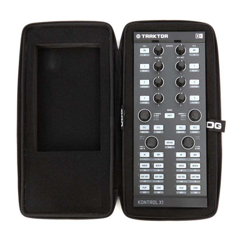 Traktor Kontrolهاردکيس    UDG UDG U8410 BL
